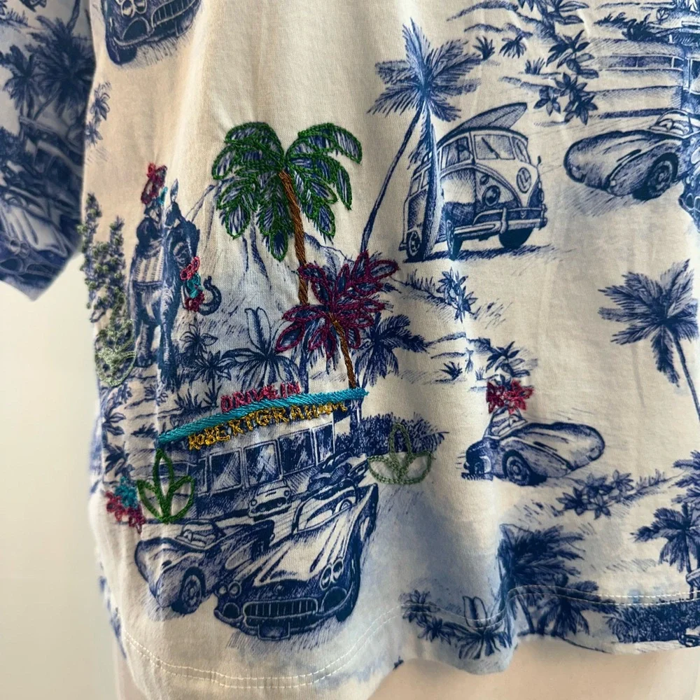 Robert Graham Blue and White Graphic Short Sleeve Shirt Top M NWTS - Picture 2 of 5